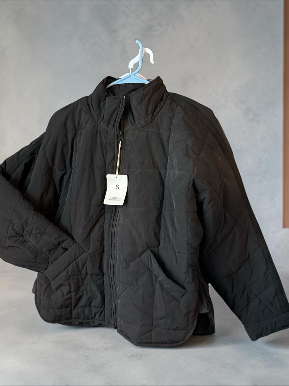 Ladies Quilted Black Zip-Front Jacket - Small